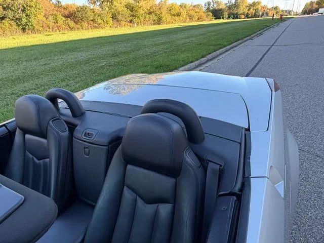 Used 2004 Cadillac XLR RWD image 20