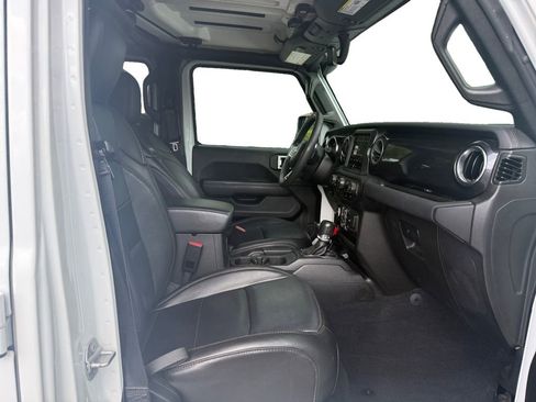 Used 2023 Jeep Wrangler Unlimited Sahara AWD/4WD image 15