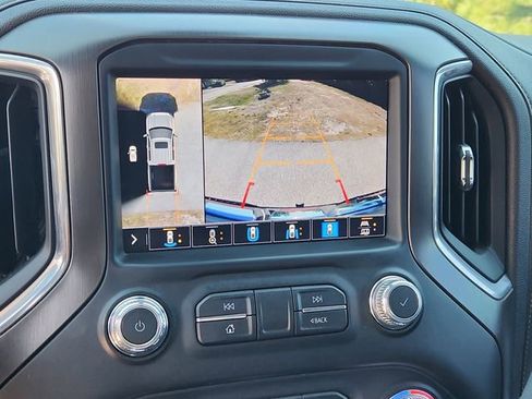 Used 2021 GMC Sierra 1500 AT4 w/ Technology Package AWD/4WD image 29