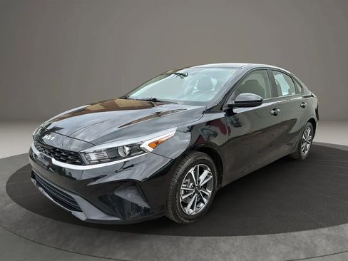 Used 2023 Kia Forte LXS FWD image 1