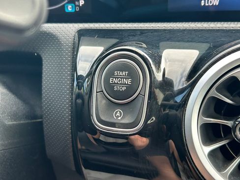 Used 2025 Mercedes-Benz CLA 250 4MATIC image 28