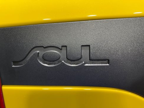 Used 2020 Kia Soul LX image 24