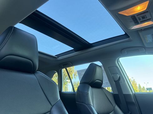 Used 2020 Toyota RAV4 Limited AWD/4WD image 21