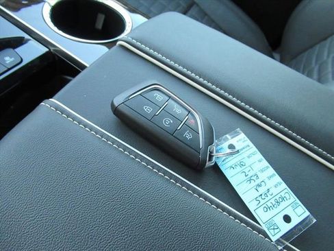 Certified 2025 Cadillac Escalade Sport Platinum image 38