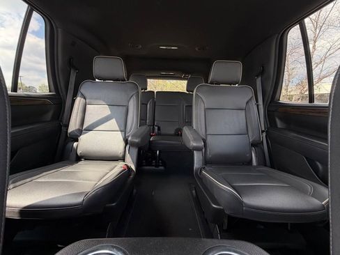 Used 2023 Chevrolet Tahoe Premier AWD/4WD image 24