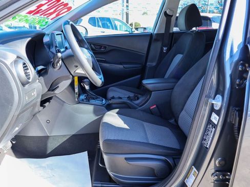 Used 2021 Hyundai Kona SE w/ Cargo Package image 7