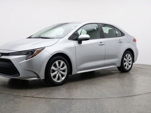 Used 2025 Toyota Corolla LE FWD image 3