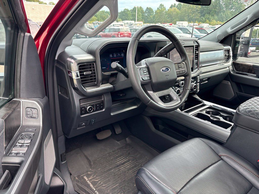 Used 2025 Ford F350 Lariat w/ Lariat Ultimate Package AWD/4WD image 7