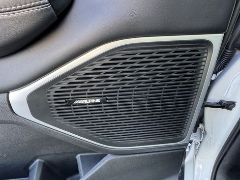 Used 2024 Jeep Wagoneer L Base image 24