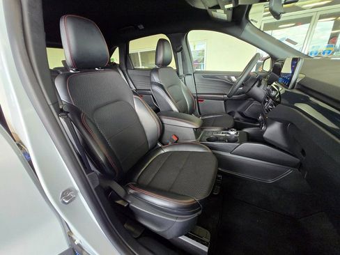 Used 2025 Ford Escape ST-Line image 29