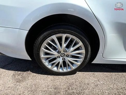 Used 2019 Toyota Camry XLE w/ Carpet Mat Package FWD image 19