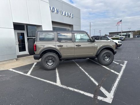 New 2025 Ford Bronco Big Bend w/ Black Diamond Package image 7