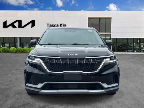 Used 2024 Kia Carnival EX FWD image 2