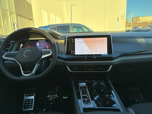 New 2026 Volkswagen Atlas Peak Edition AWD/4WD image 12