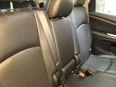 Used 2017 Dodge Journey GT w/ Driver Convenience Group FWD image 13