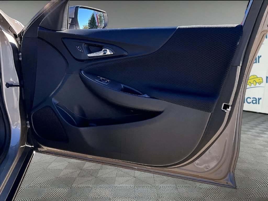 Used 2025 Chevrolet Malibu LT FWD image 12