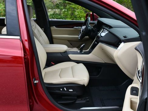 Used 2019 Cadillac XT5 Luxury FWD image 43