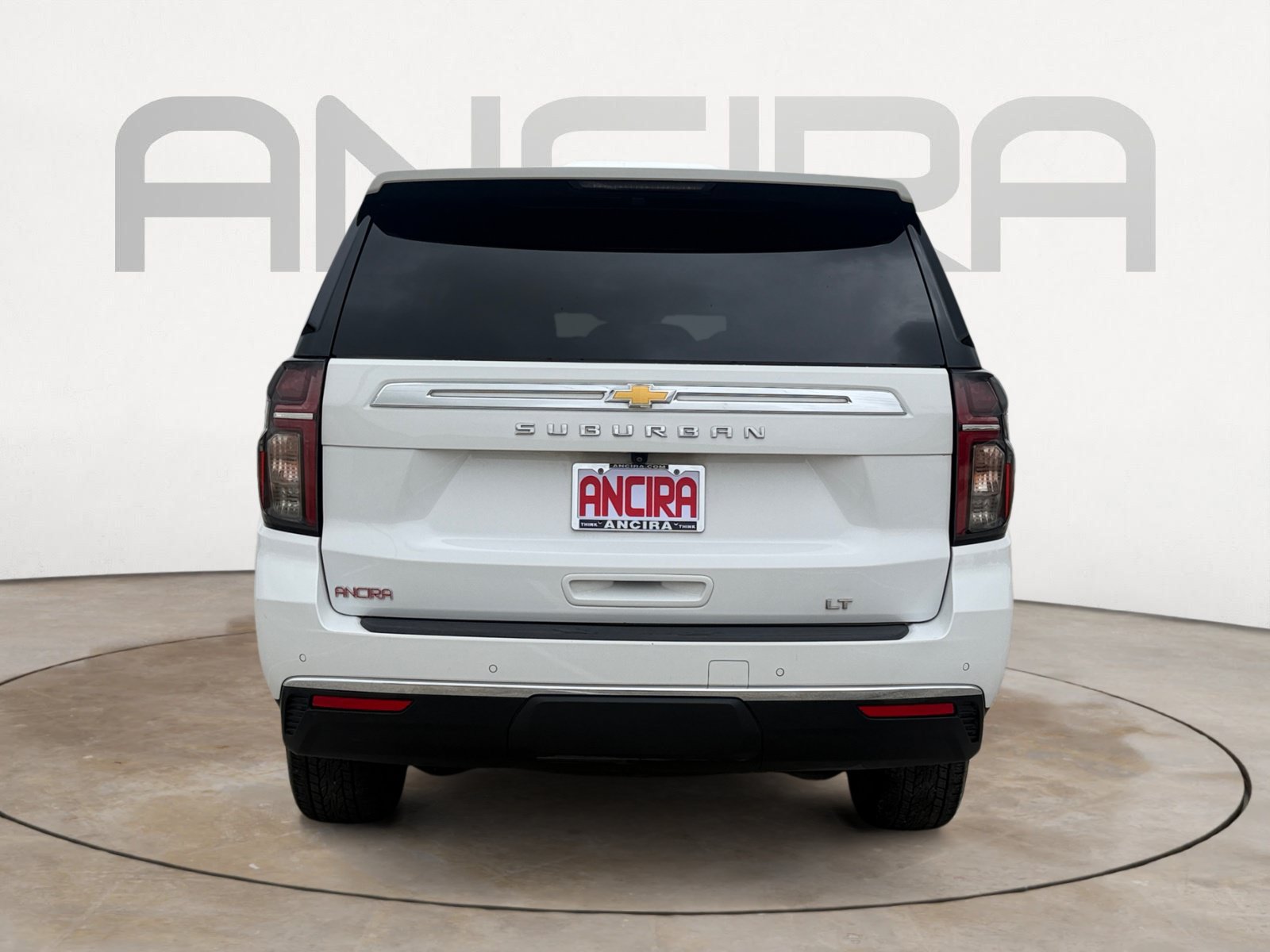 Used 2024 Chevrolet Suburban LT w/ Luxury Package RWD image 9