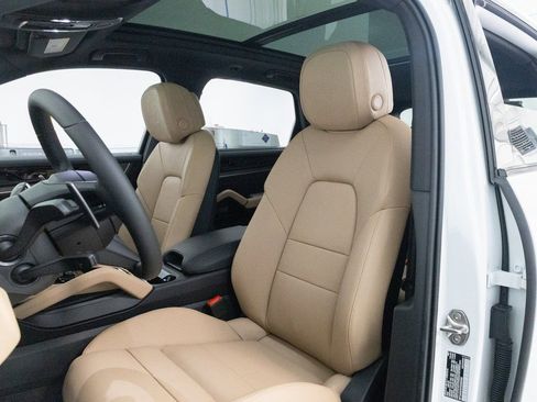 New 2026 Porsche Cayenne AWD/4WD image 5
