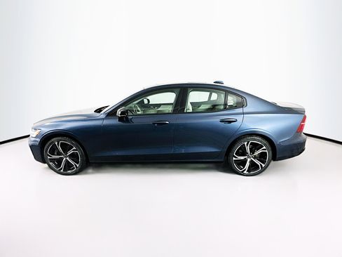 Used 2024 Volvo S60 B5 Core image 4