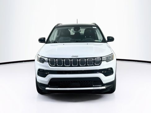 Used 2022 Jeep Compass Limited w/ Elite Group AWD/4WD image 2