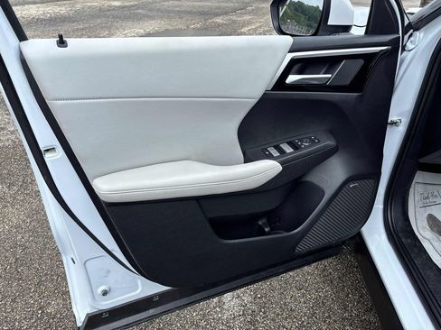 Used 2025 Mitsubishi Outlander SE AWD/4WD image 9