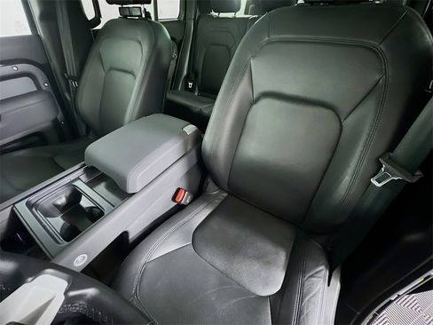 Used 2023 Land Rover Defender 130 SE image 22