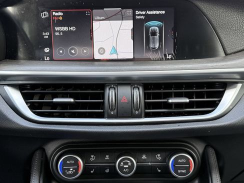 Used 2022 Alfa Romeo Stelvio Ti image 27