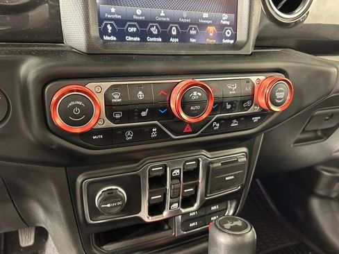 Used 2021 Jeep Wrangler Unlimited Sahara AWD/4WD image 26