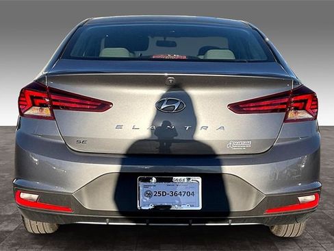 Used 2019 Hyundai Elantra SE image 4