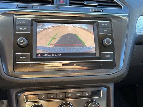 Used 2022 Volkswagen Tiguan S image 18