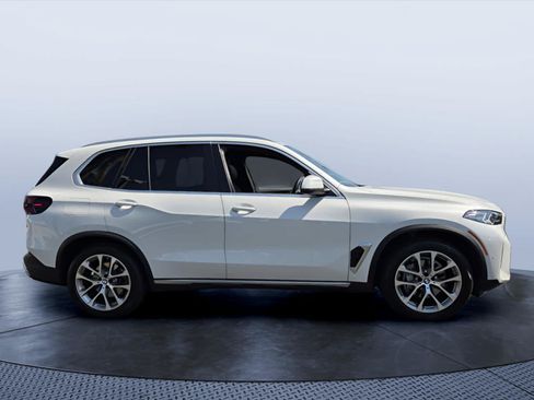 Used 2024 BMW X5 xDrive40i w/ Premium Package AWD/4WD image 7