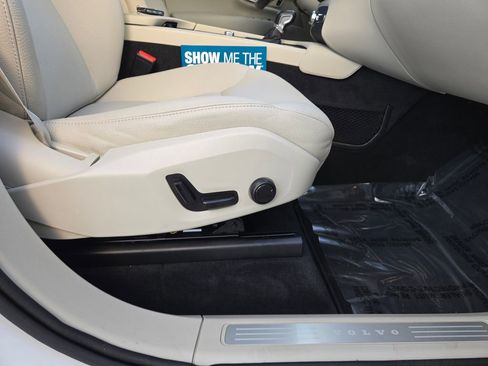 Used 2020 Volvo XC90 T5 Momentum w/ Protection Package Premier image 50