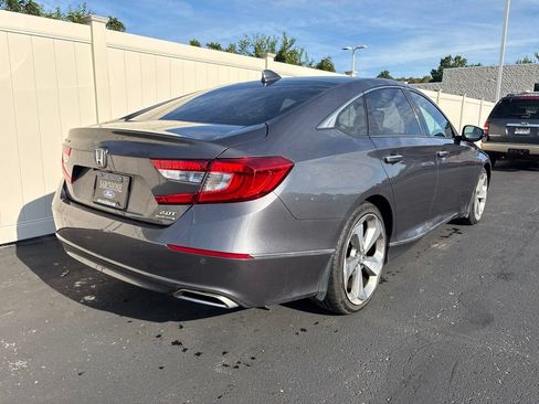 Used 2018 Honda Accord Touring image 3
