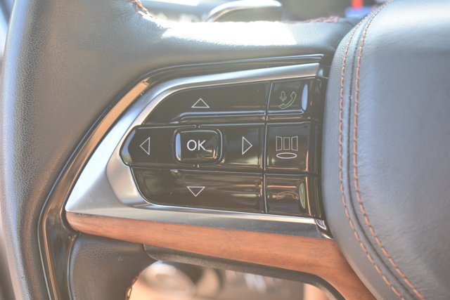 Used 2023 Jeep Grand Cherokee Summit AWD/4WD image 22