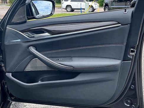 Used 2023 BMW 540i w/ Premium Package RWD image 28