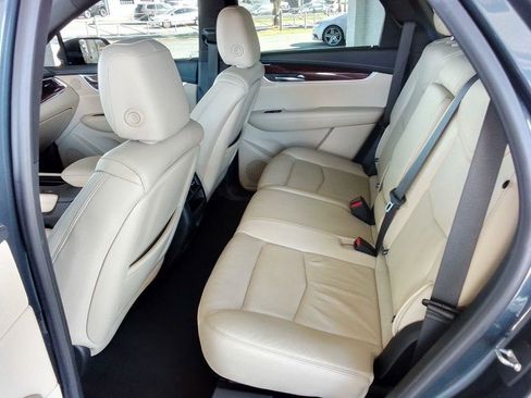 Used 2019 Cadillac XT5 Luxury FWD image 16