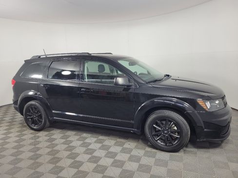 Used 2020 Dodge Journey SE w/ SE Popular Equipment Group FWD image 11