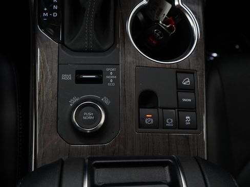 Used 2025 Toyota Highlander Limited AWD/4WD image 23
