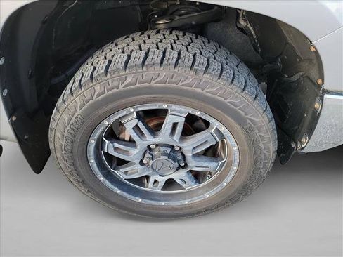 Used 2016 Toyota Tundra SR5 w/ SR5 Upgrade Package RWD image 10