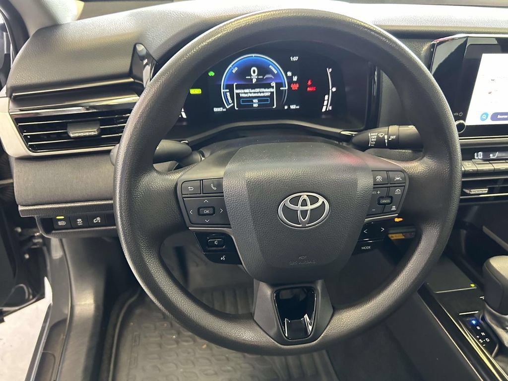 Used 2025 Toyota Camry LE FWD image 19