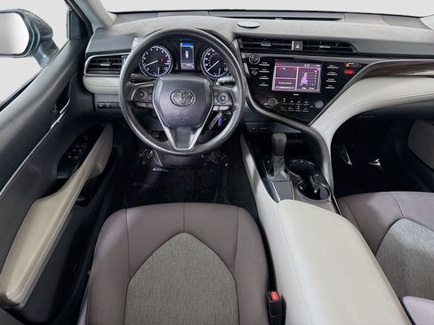 Used 2020 Toyota Camry LE image 17