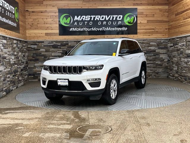 Used 2022 Jeep Grand Cherokee Limited AWD/4WD image 4