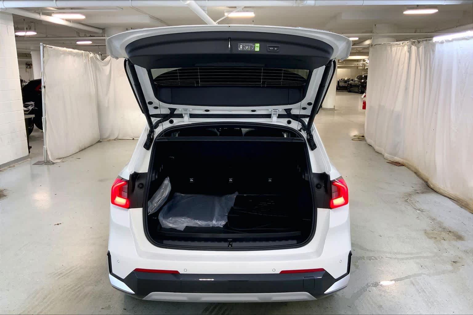 New 2027 BMW X1 xDrive28i AWD/4WD image 19