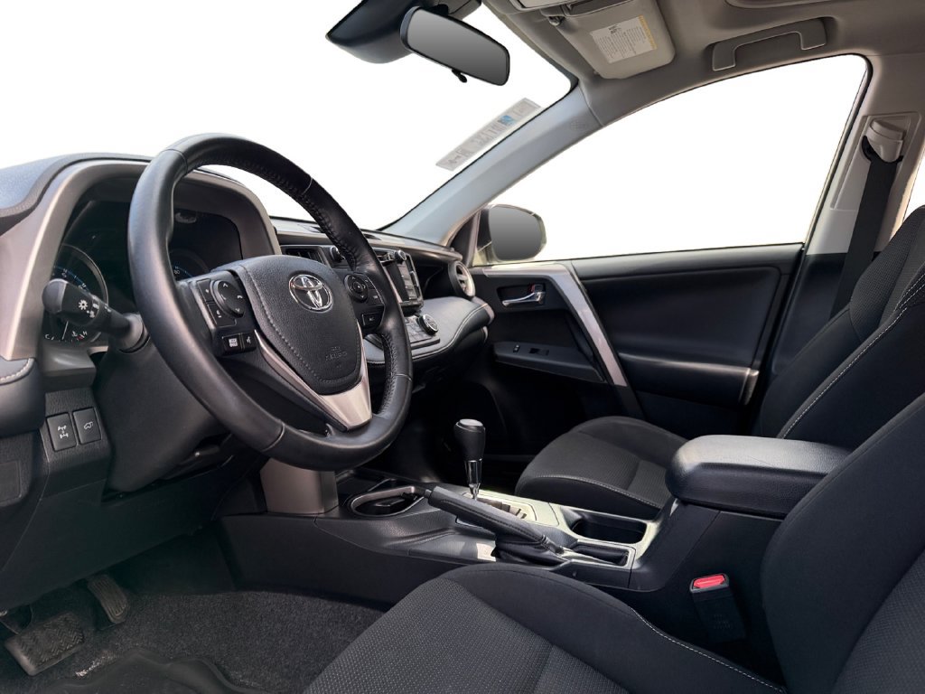 Used 2018 Toyota RAV4 XLE AWD/4WD image 22