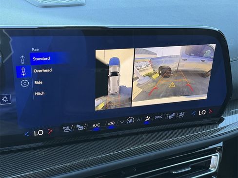 New 2026 Chevrolet Traverse High Country image 16