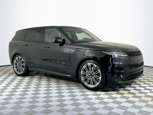 New 2026 Land Rover Range Rover Sport Dynamic SE image 3