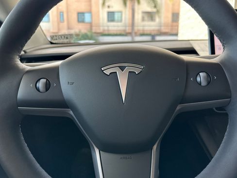Used 2021 Tesla Model Y Performance image 23