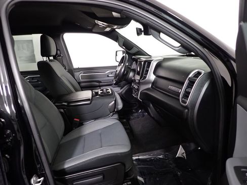 Used 2021 RAM 1500 Big Horn AWD/4WD image 36
