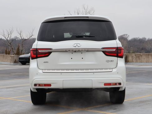 Used 2021 INFINITI QX80 Premium Select w/ All-Season Package image 6